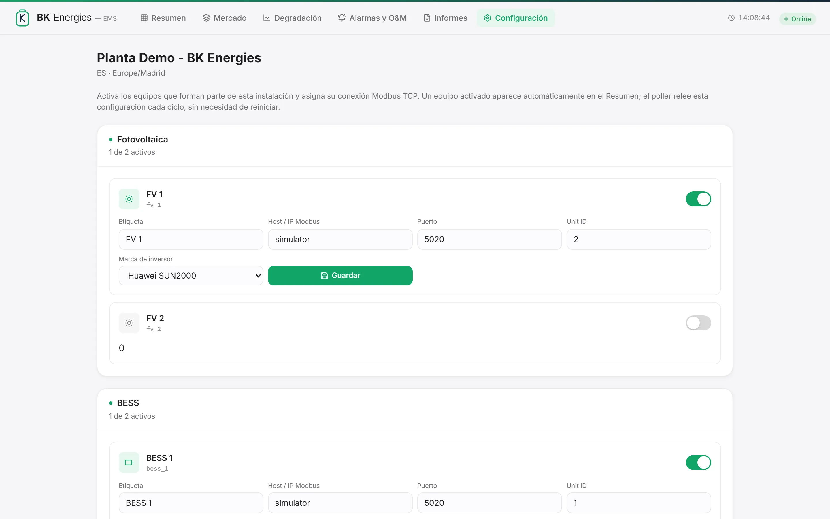 Onglet Configuration de BK EMS : déclaration des équipements photovoltaïques et BESS avec libellé, IP Modbus, port et unit ID